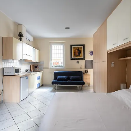 Calari With Terrace By Wonderful Italy