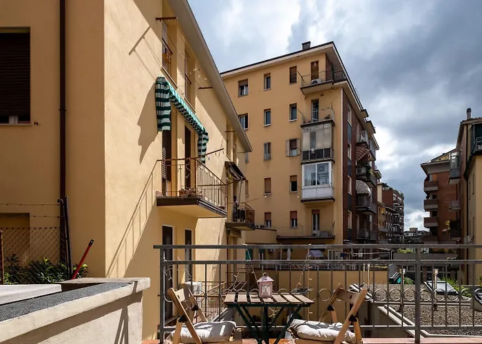 Calari With Terrace By Wonderful Italy Lägenhet